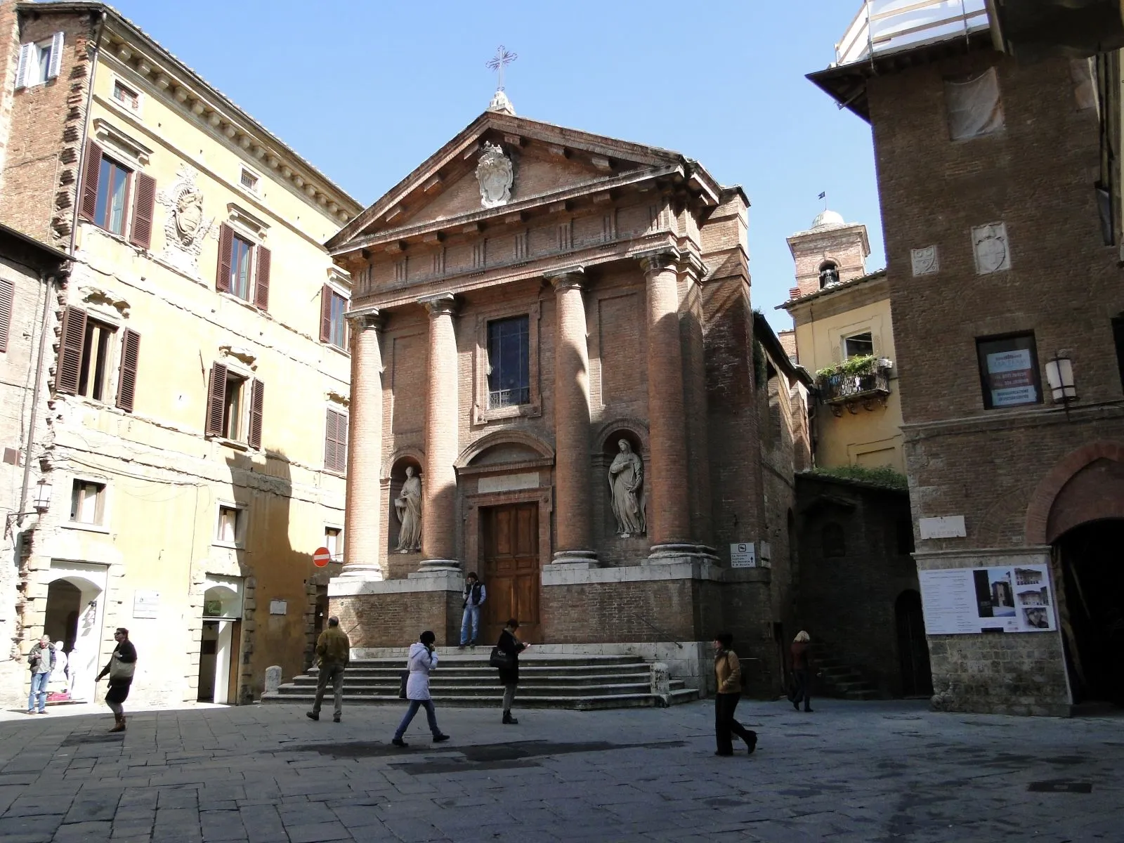 Piazza Tolomei