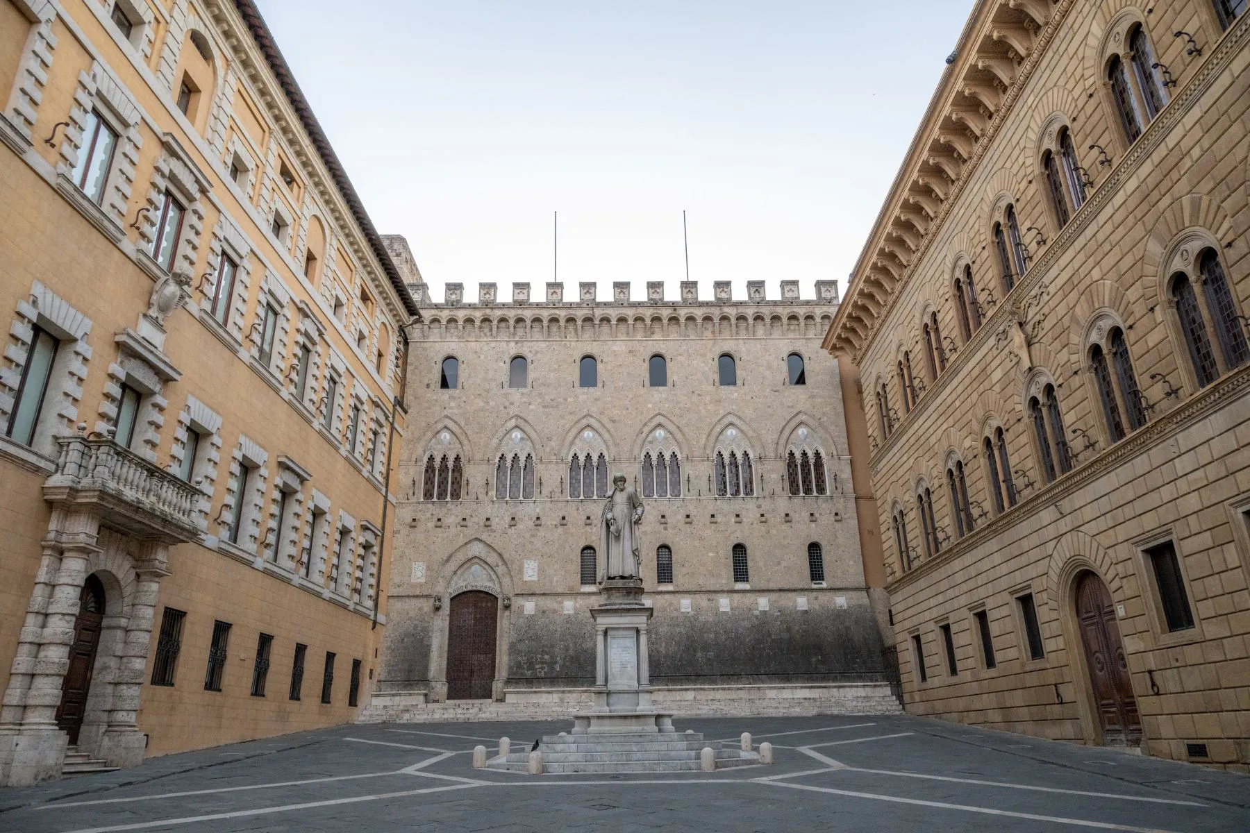 Piazza Salimbeni